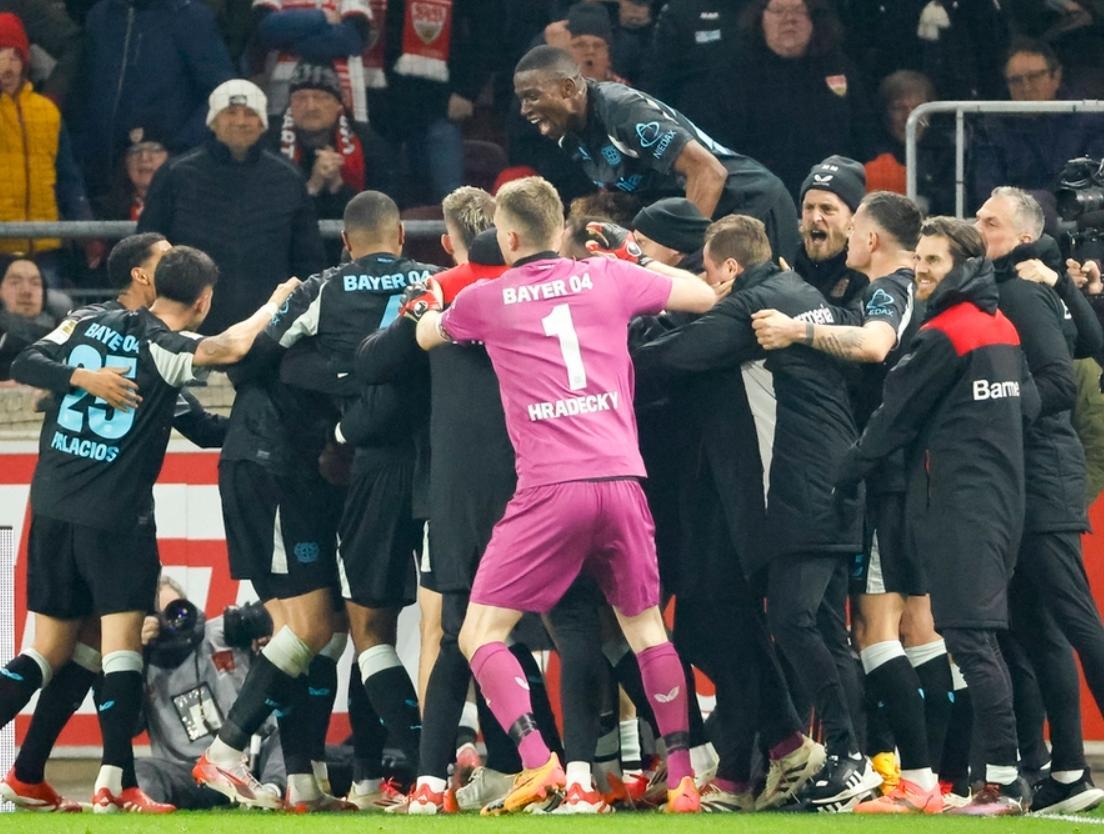 BB-惊天逆转！拜仁连追三球实现绝地反击，回复看到.-BB